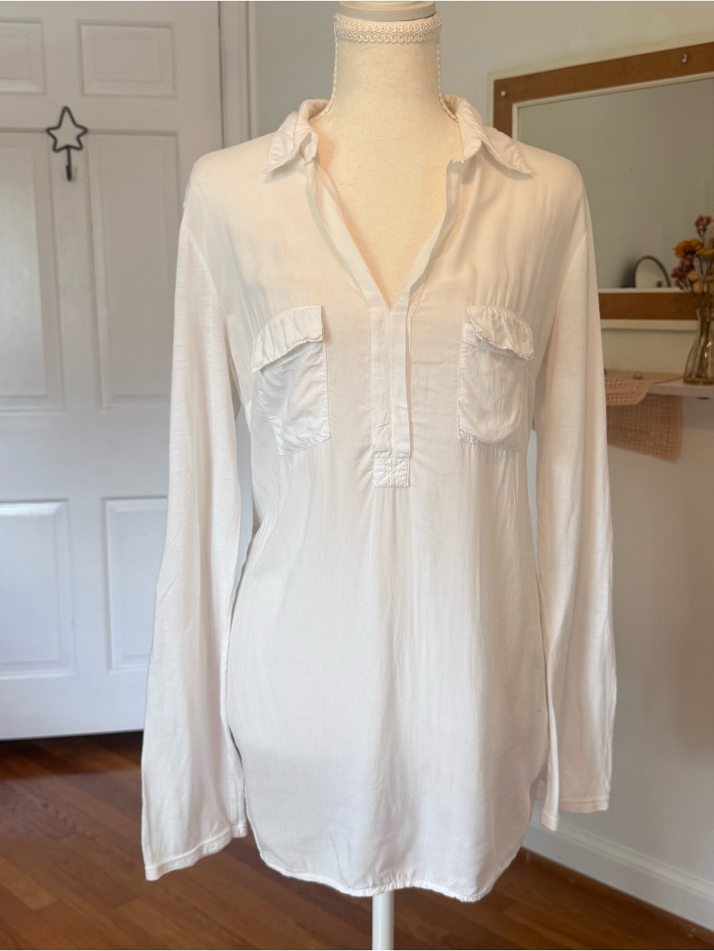 Vintage Splendid 2012 White Split V-Neck Roll-Tab Sleeve Pima Cotton/Modal Top M